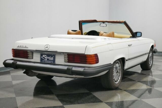 Mercedes-Benz SL-Class 1979 image number 12