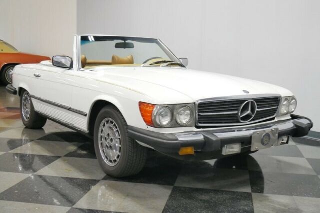 Mercedes-Benz SL-Class 1979 image number 17