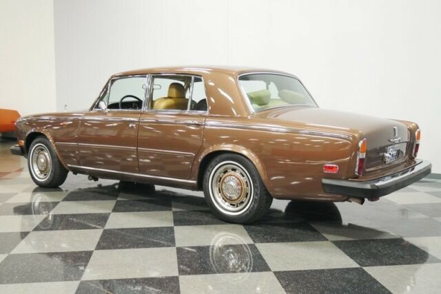 Rolls-Royce Silver Shadow 1975 image number 8