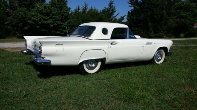 Ford Thunderbird 1957 image number 14