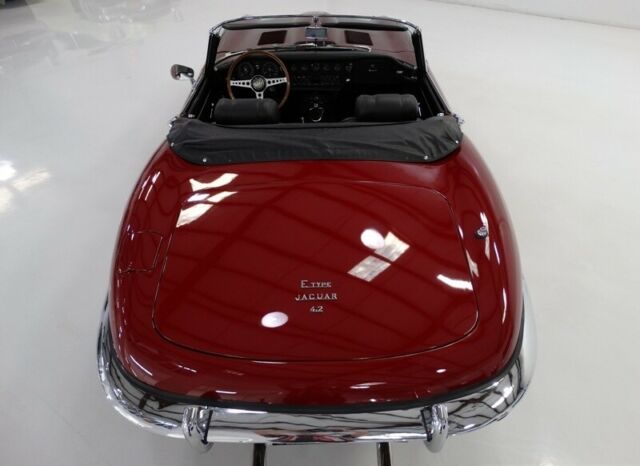 Jaguar E-Type 1970 image number 11