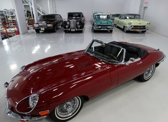 Jaguar E-Type 1970 image number 9