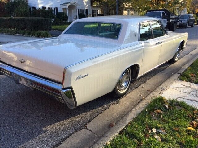 Lincoln Continental 1967 image number 24