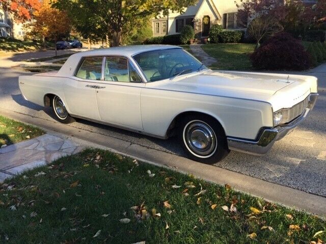 Lincoln Continental 1967 image number 26