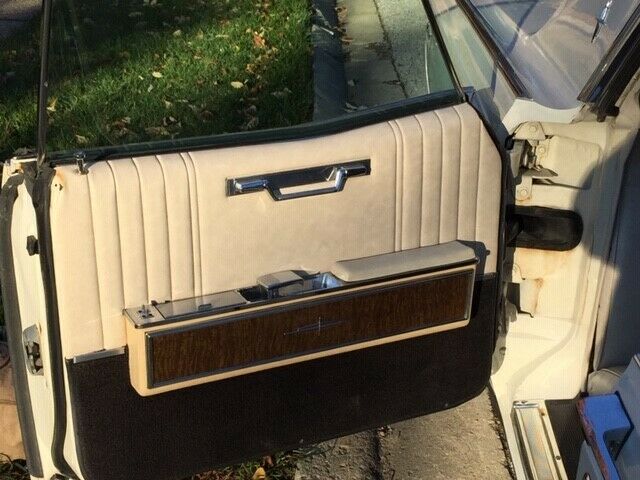 Lincoln Continental 1967 image number 33