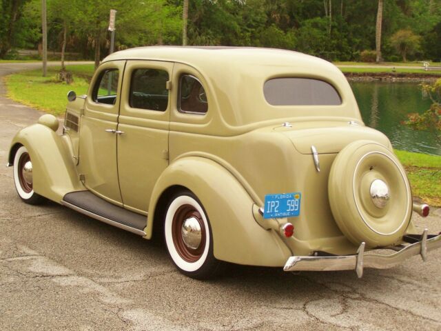 Ford SEDAN 1936 image number 0