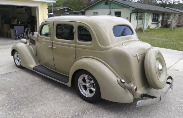 Ford SEDAN 1936 image number 13