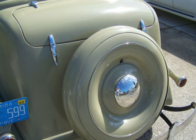 Ford SEDAN 1936 image number 3