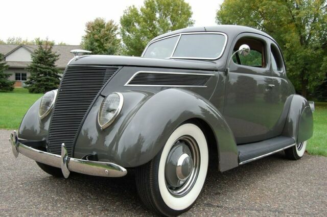 Ford 5-Window 1937 image number 10