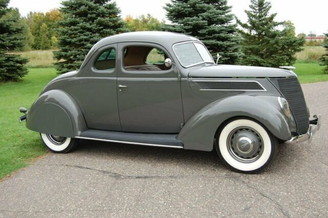 Ford 5-Window 1937 image number 11