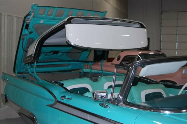 Ford Skyliner Convertible 1959 image number 13