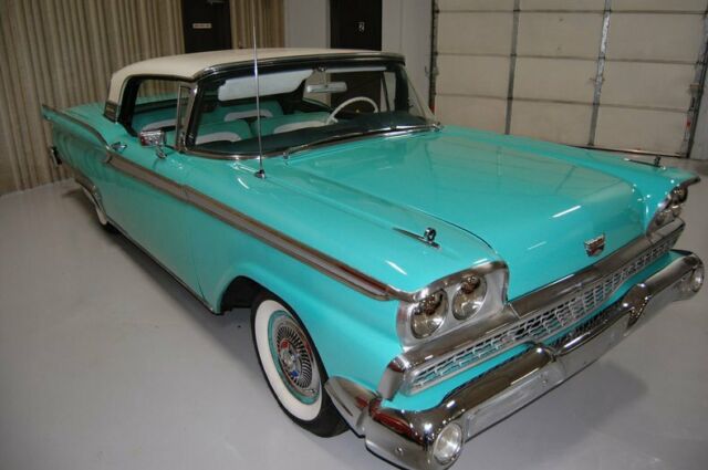 Ford Skyliner Convertible 1959 image number 30