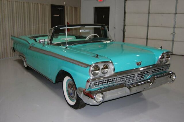 Ford Skyliner Convertible 1959 image number 8