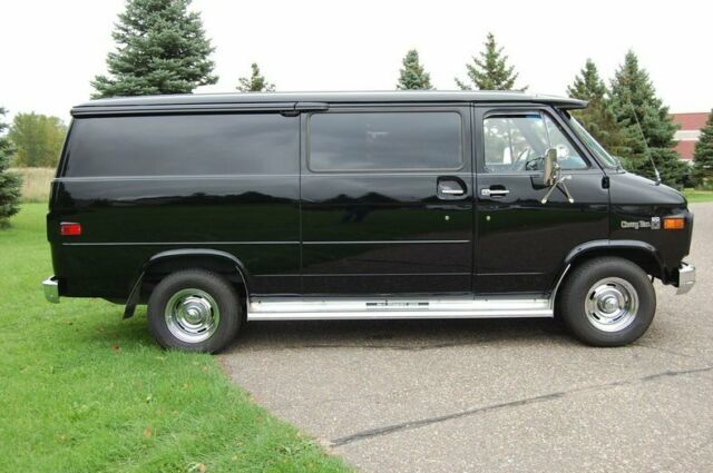 Chevrolet C20 Van 1979 image number 27