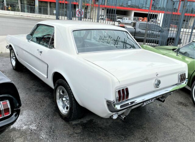 Ford Mustang 1965 image number 2