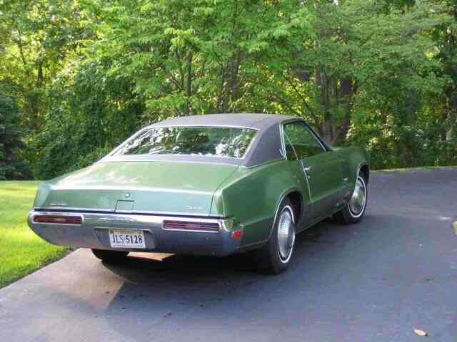 Oldsmobile Toronado 1970 image number 20