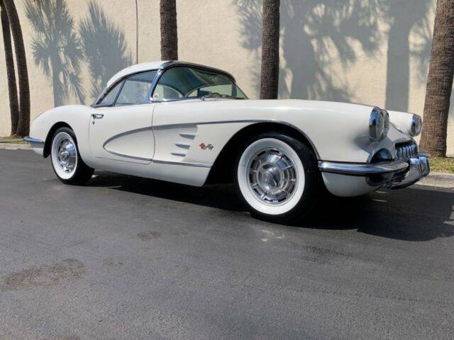 Chevrolet Corvette 1960 image number 0