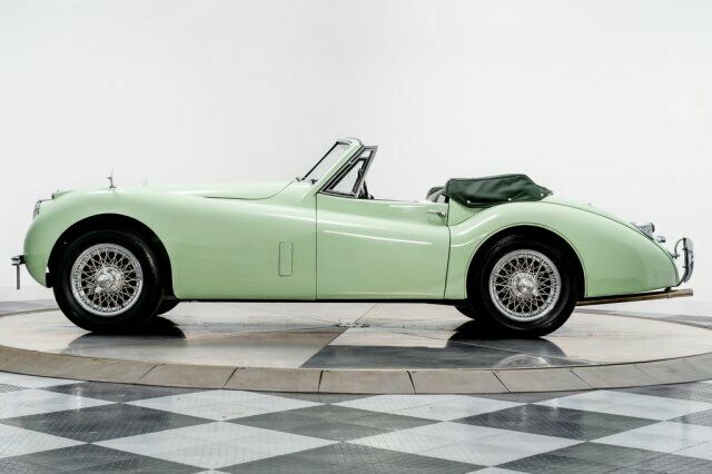 Jaguar XK 120 Drophead Coupe 1954 image number 28