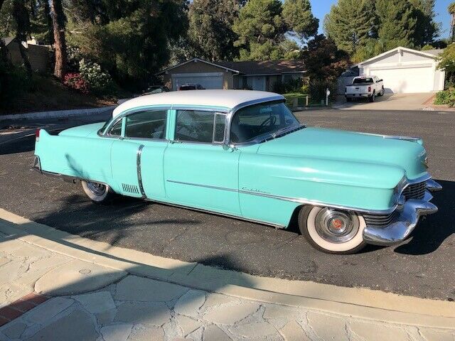 Cadillac Fleetwood 1954 image number 2