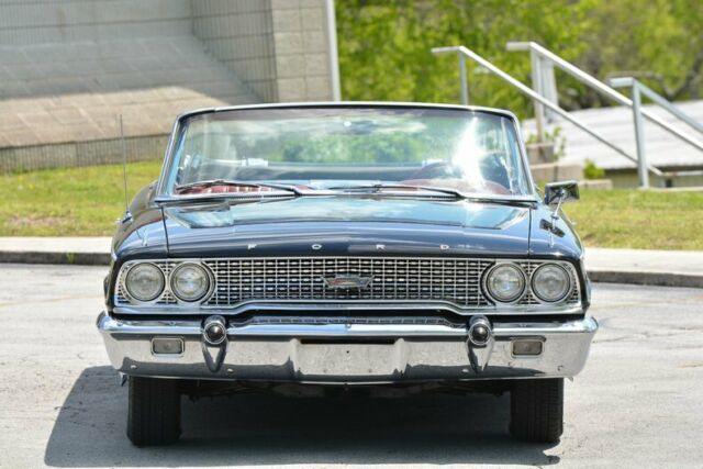 Ford Galaxie 1969 image number 17