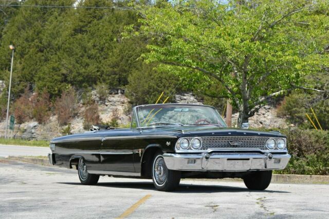 Ford Galaxie 1969 image number 28