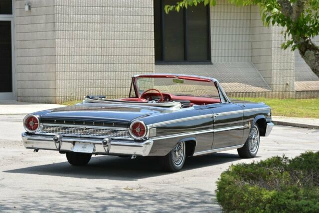 Ford Galaxie 1969 image number 30