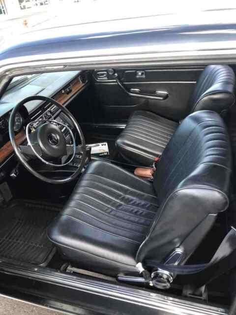 Mercedes-Benz 250C 1972 image number 34