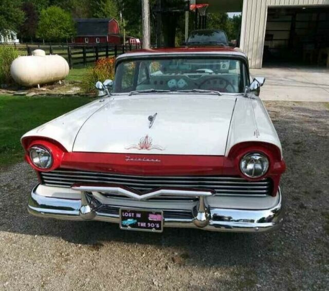 Ford Fairlane 1957 image number 28