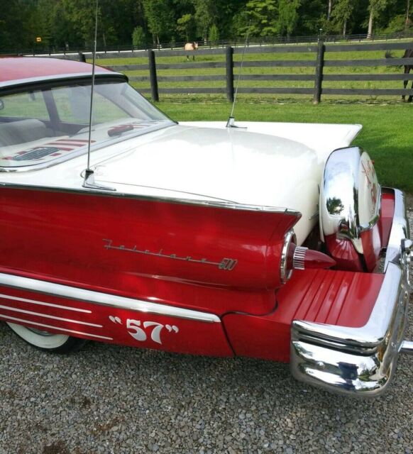 Ford Fairlane 1957 image number 33