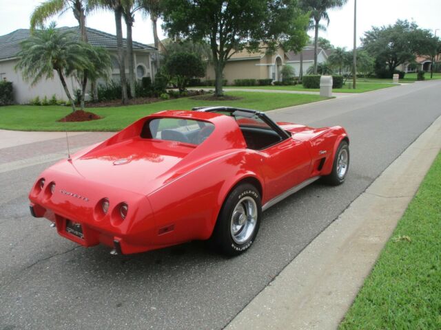 Chevrolet Corvette 1975 image number 16