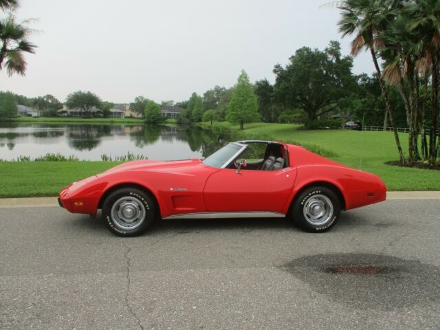 Chevrolet Corvette 1975 image number 17