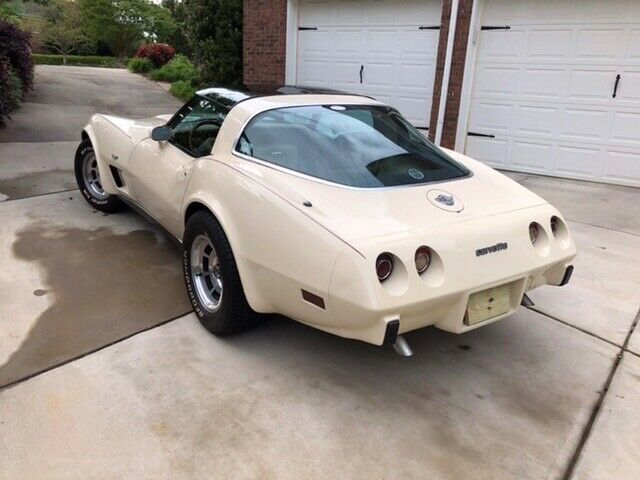 Chevrolet Corvette 1978 image number 1