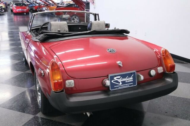 MG MGB 1975 image number 10