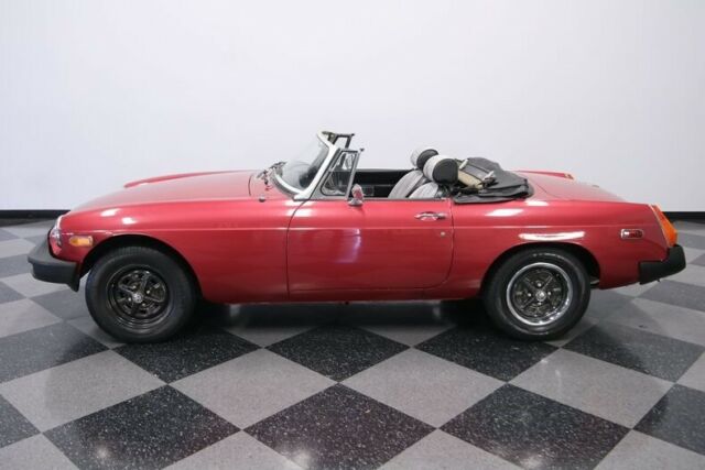 MG MGB 1975 image number 26