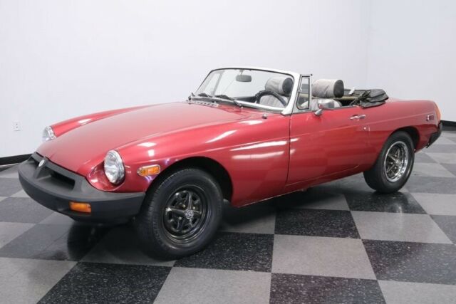 MG MGB 1975 image number 30