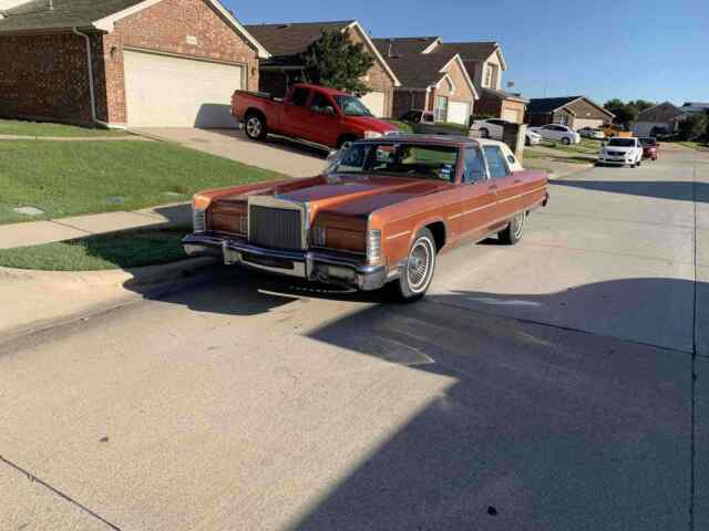 Lincoln Continental 1977 image number 1