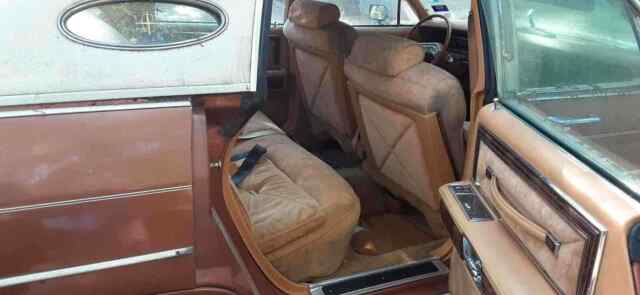 Lincoln Continental 1977 image number 16