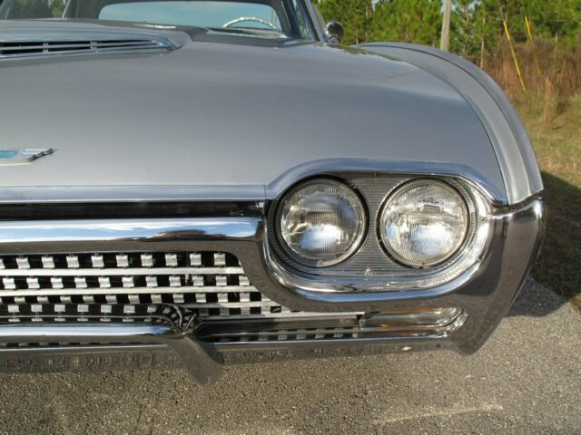 Ford Thunderbird 1962 image number 14