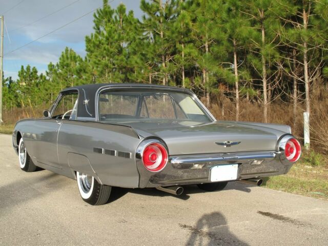 Ford Thunderbird 1962 image number 29