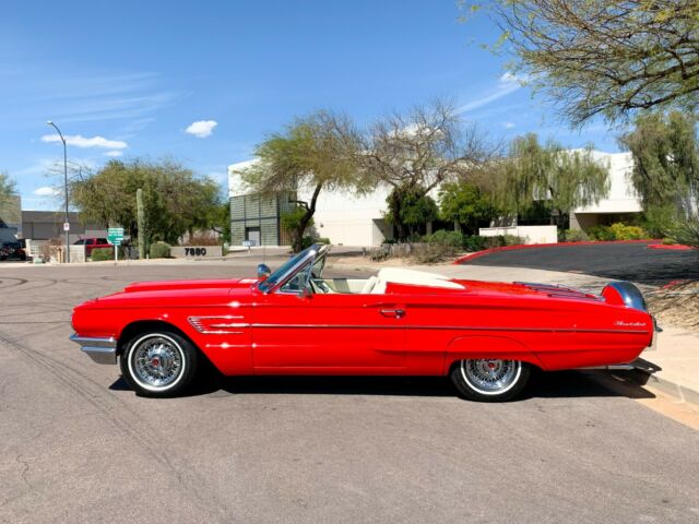 Ford Thunderbird 1965 image number 2