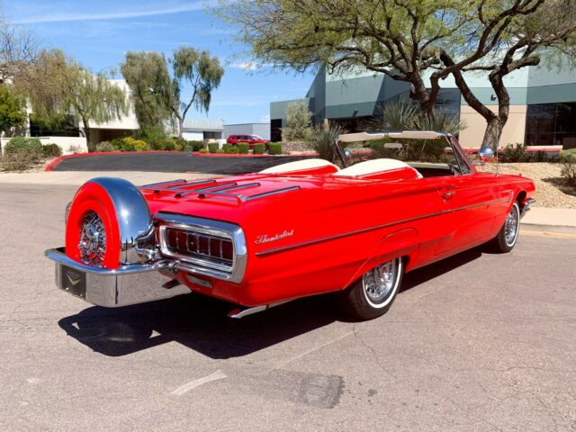 Ford Thunderbird 1965 image number 27