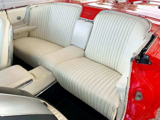 Ford Thunderbird 1965 image number 32