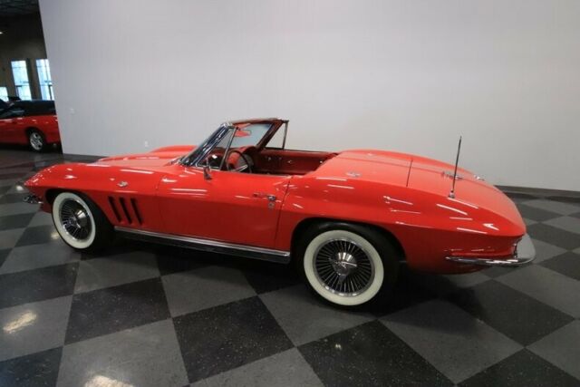 Chevrolet Corvette 1966 image number 8