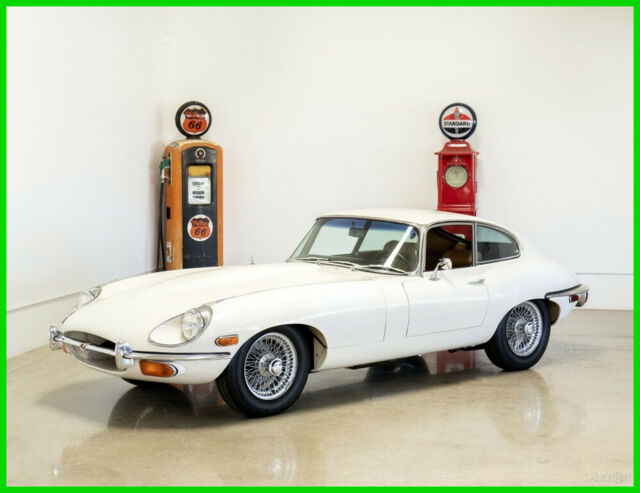 Jaguar E-Type 1970 image number 0