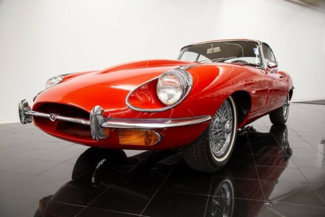 Jaguar E-Type 1970 image number 11