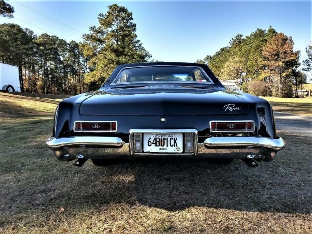 Buick Riviera 1964 image number 1