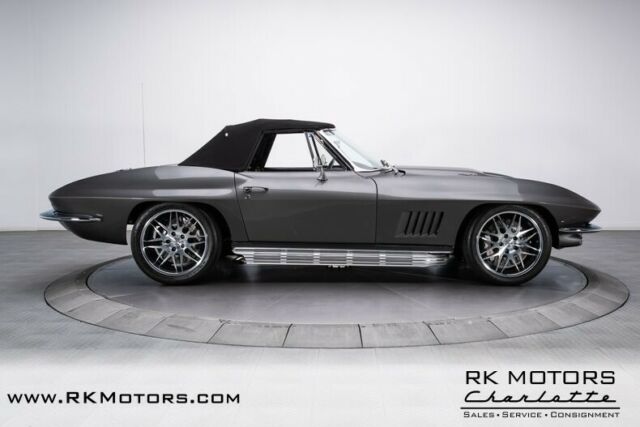 Chevrolet Corvette 1967 image number 16