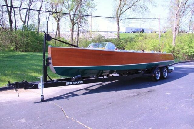 Hutchinson 28' Triple Cockpit Gentleman's Runabout 1934 image number 1