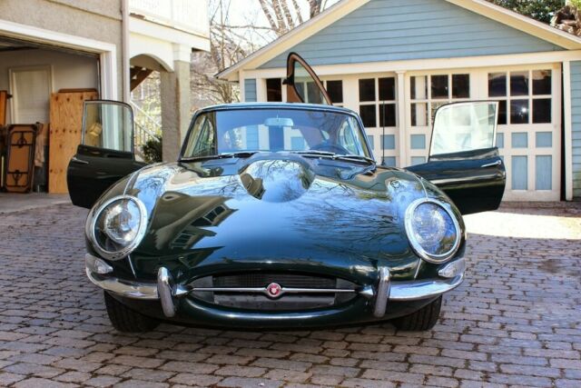 Jaguar E-Type 1964 image number 23