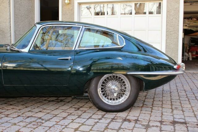 Jaguar E-Type 1964 image number 30